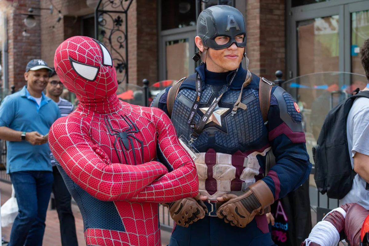 问题反馈单字段示意，按页面地址、栏目名、问题表现等六栏依次排列